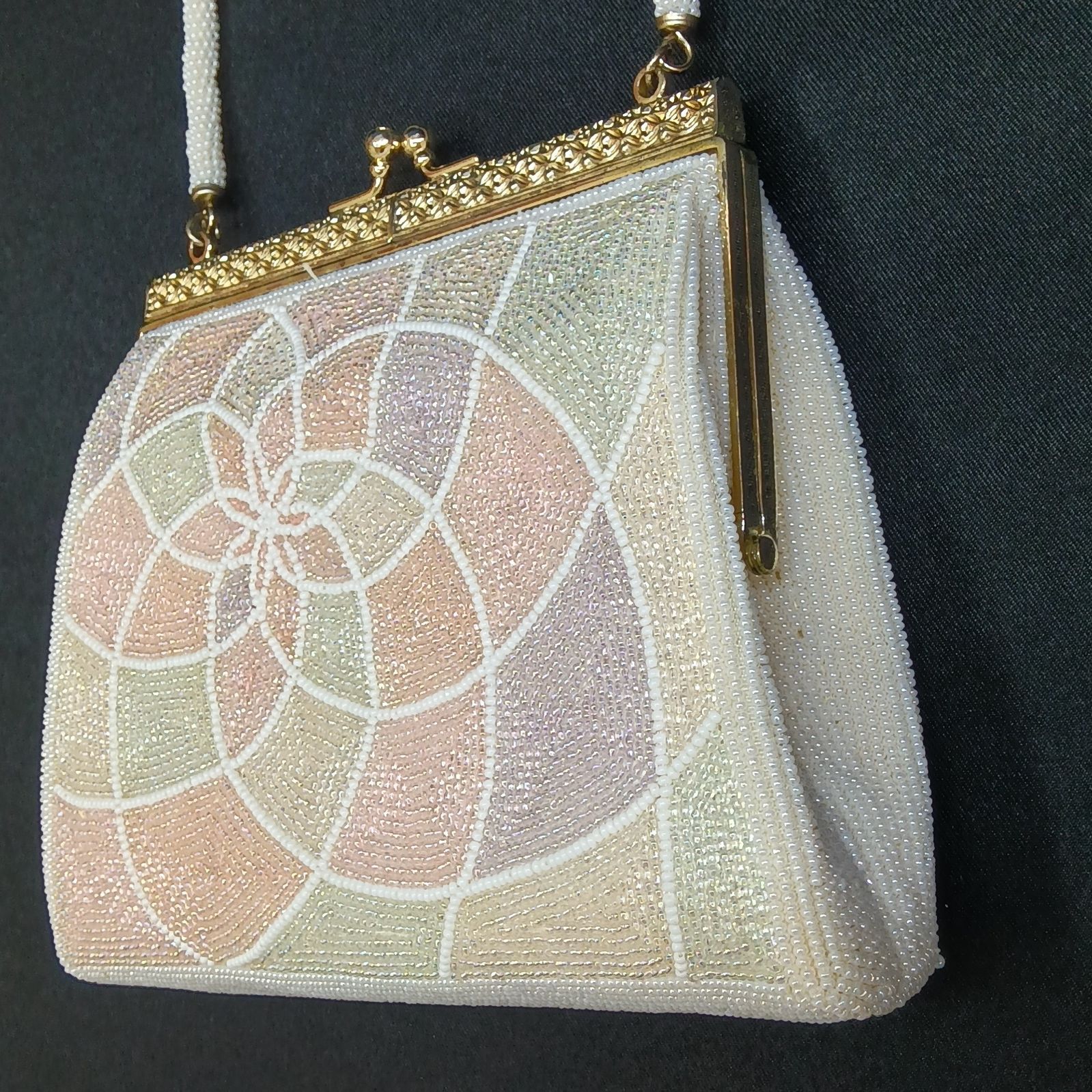 💛昭和レトロ 希少レア 🔷 台形ミニビーズ刺繍バッグ 🔴 ビーズ