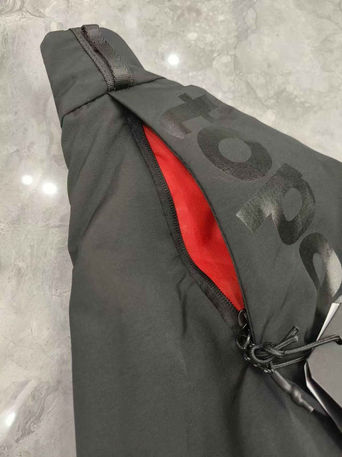topologie Sling トライアングル メッセンジャーバッグ ラージ Sling