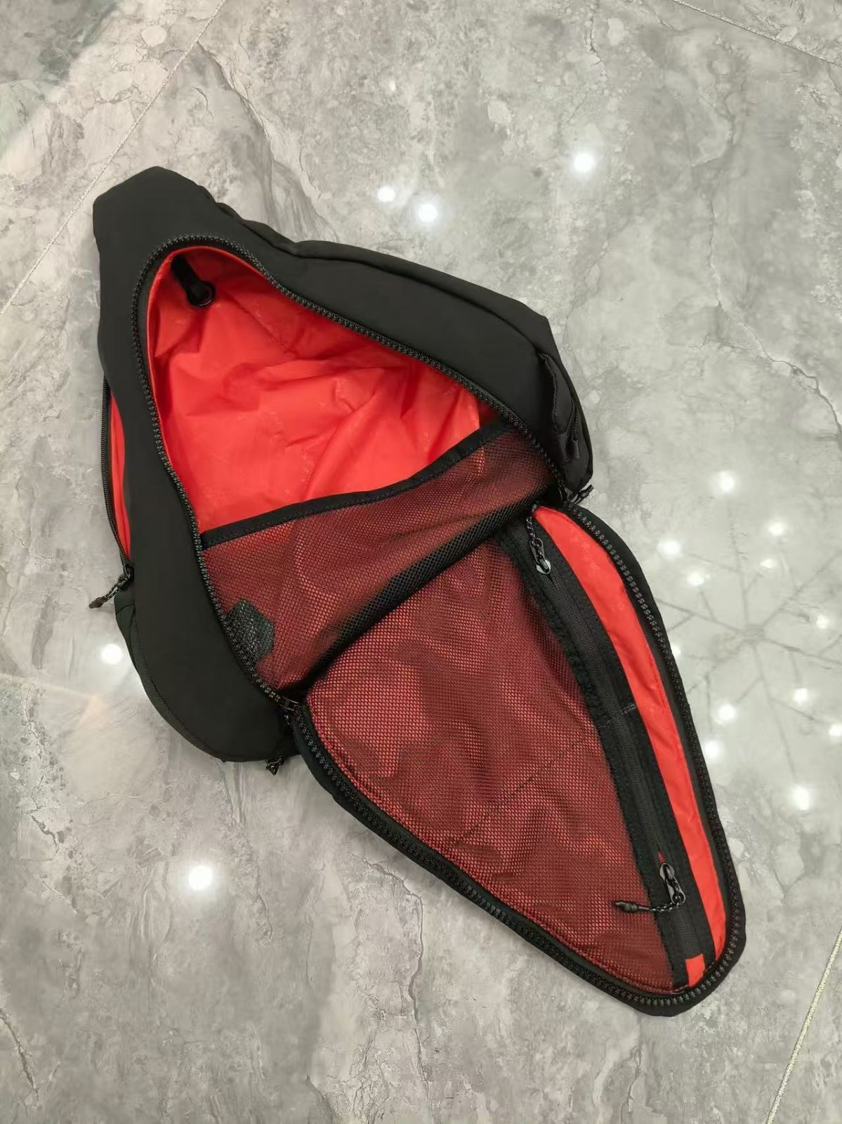 topologie Sling トライアングル メッセンジャーバッグ ラージ - メルカリ