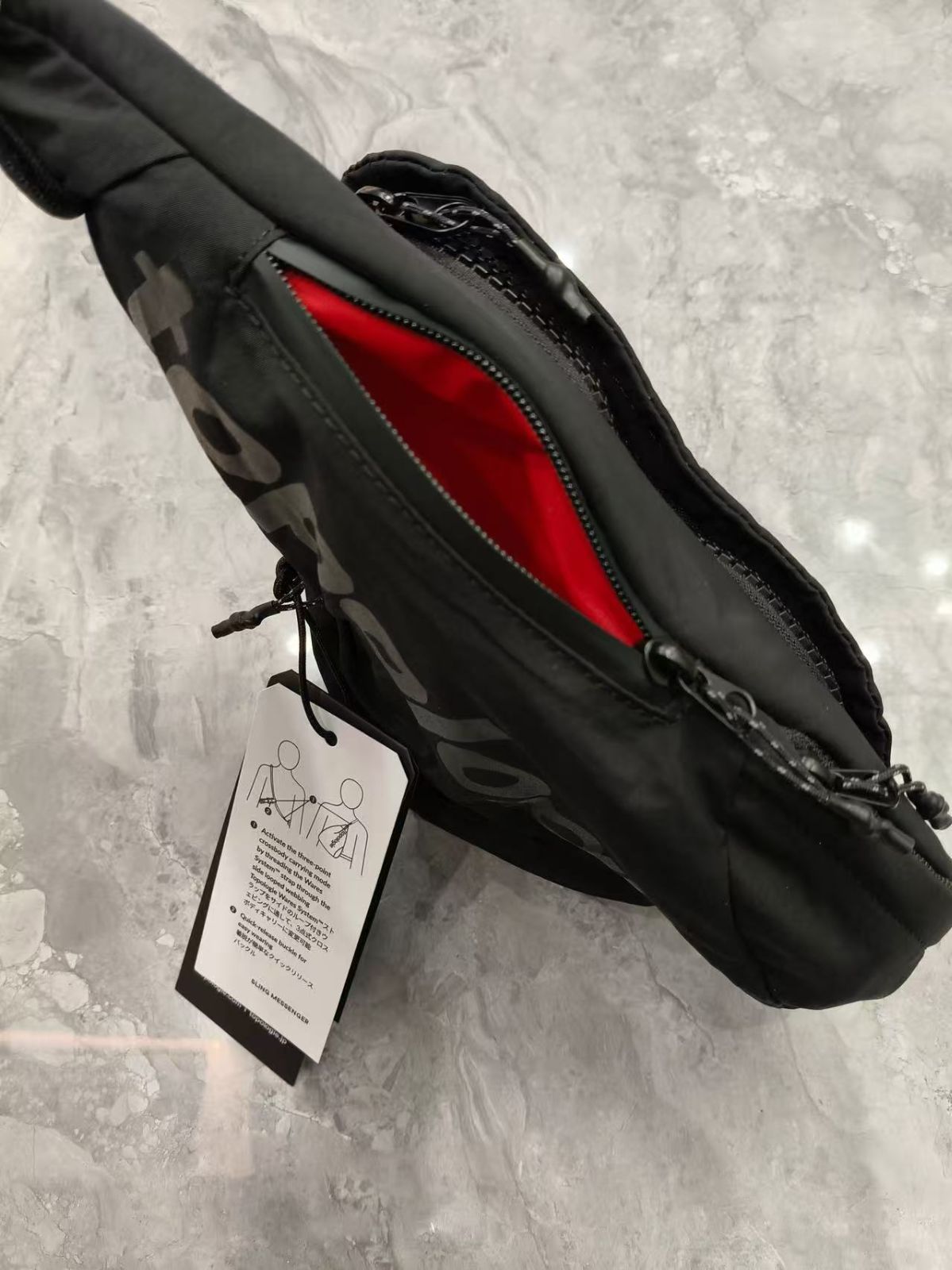 topologie Sling トライアングル メッセンジャーバッグ スモール