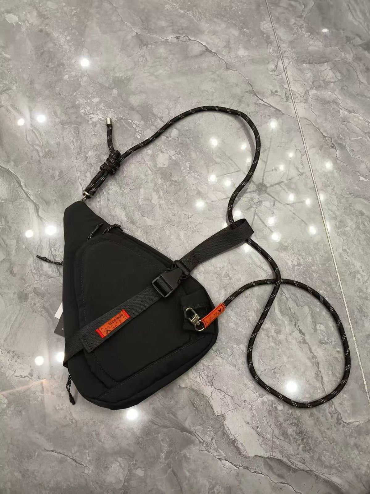 topologie トライアングル メッセンジャーバッグ topologie トライアングル メッセンジャーバッグ 2025年最新