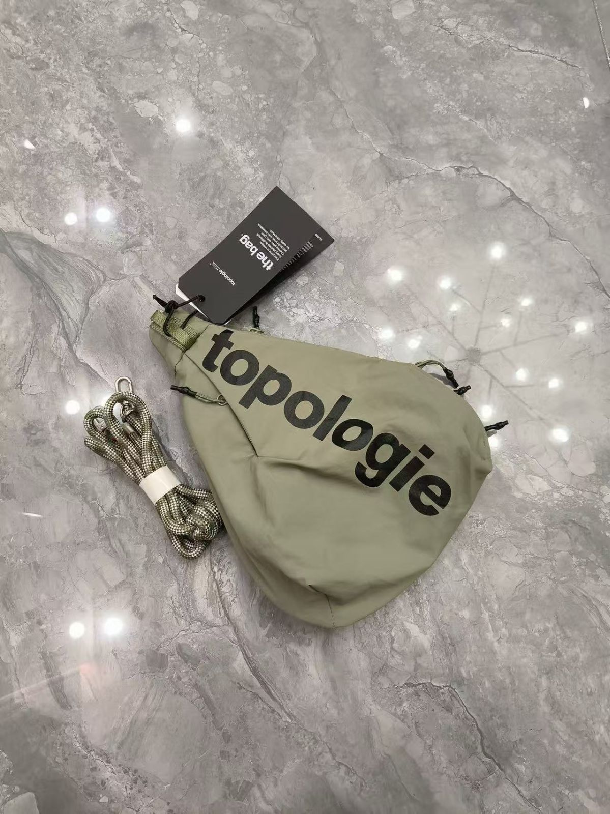 topologie Sling トライアングル メッセンジャーバッグ スモール