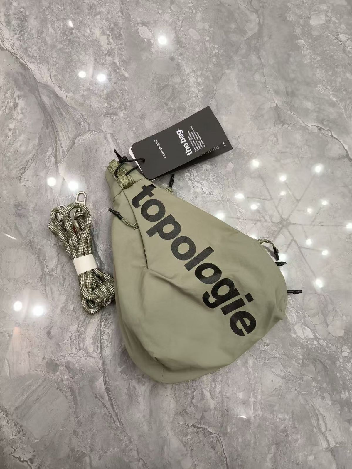 topologie Sling トライアングル メッセンジャーバッグ スモール