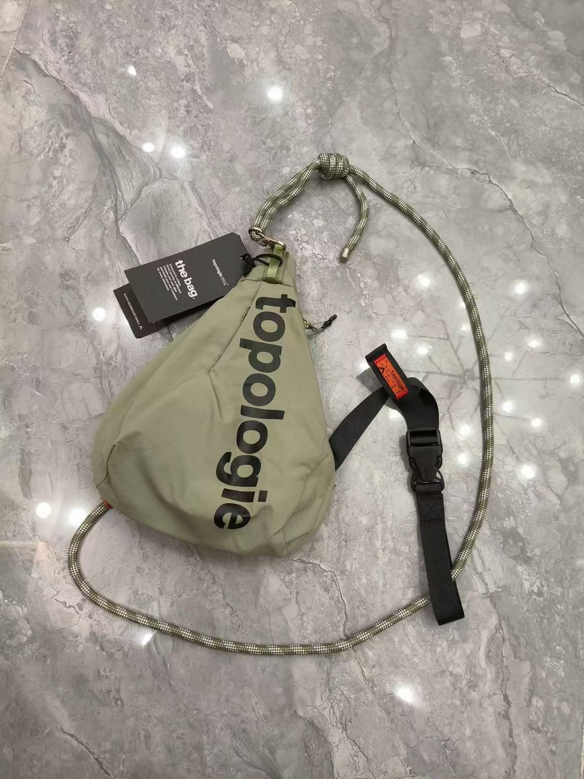 topologie Sling トライアングル メッセンジャーバッグ スモール