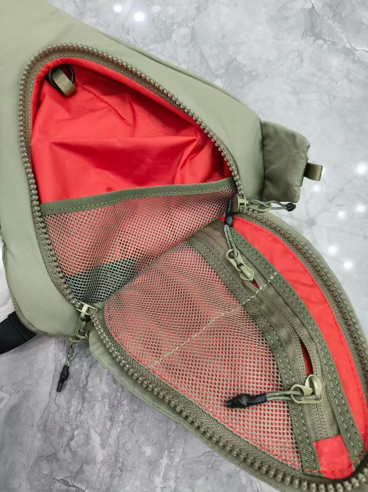 topologie Sling トライアングル メッセンジャーバッグ スモール