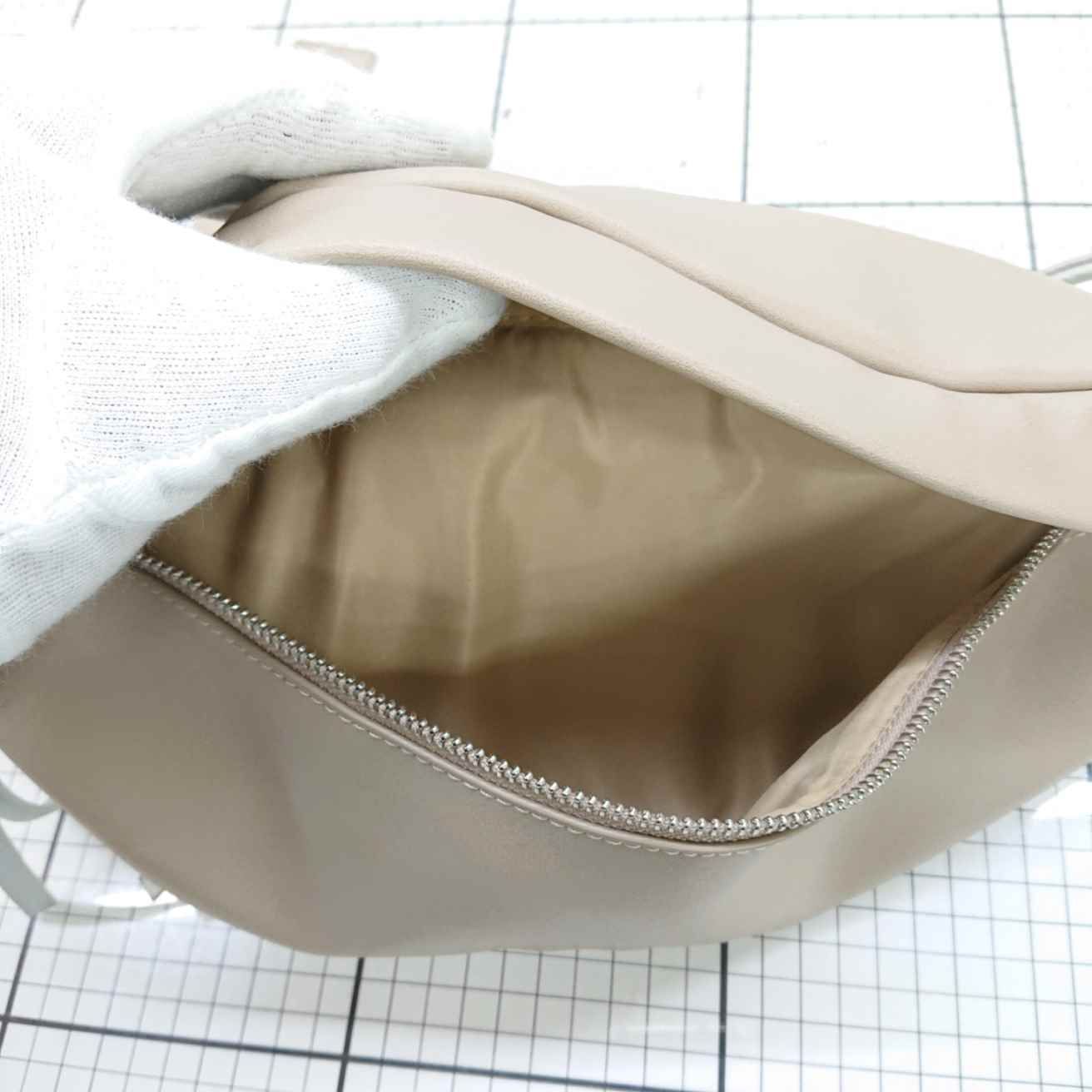 ◇ Θ 【ラウゴア LAUGOA】ウエストバッグ ベージュ系 フェイクレザー