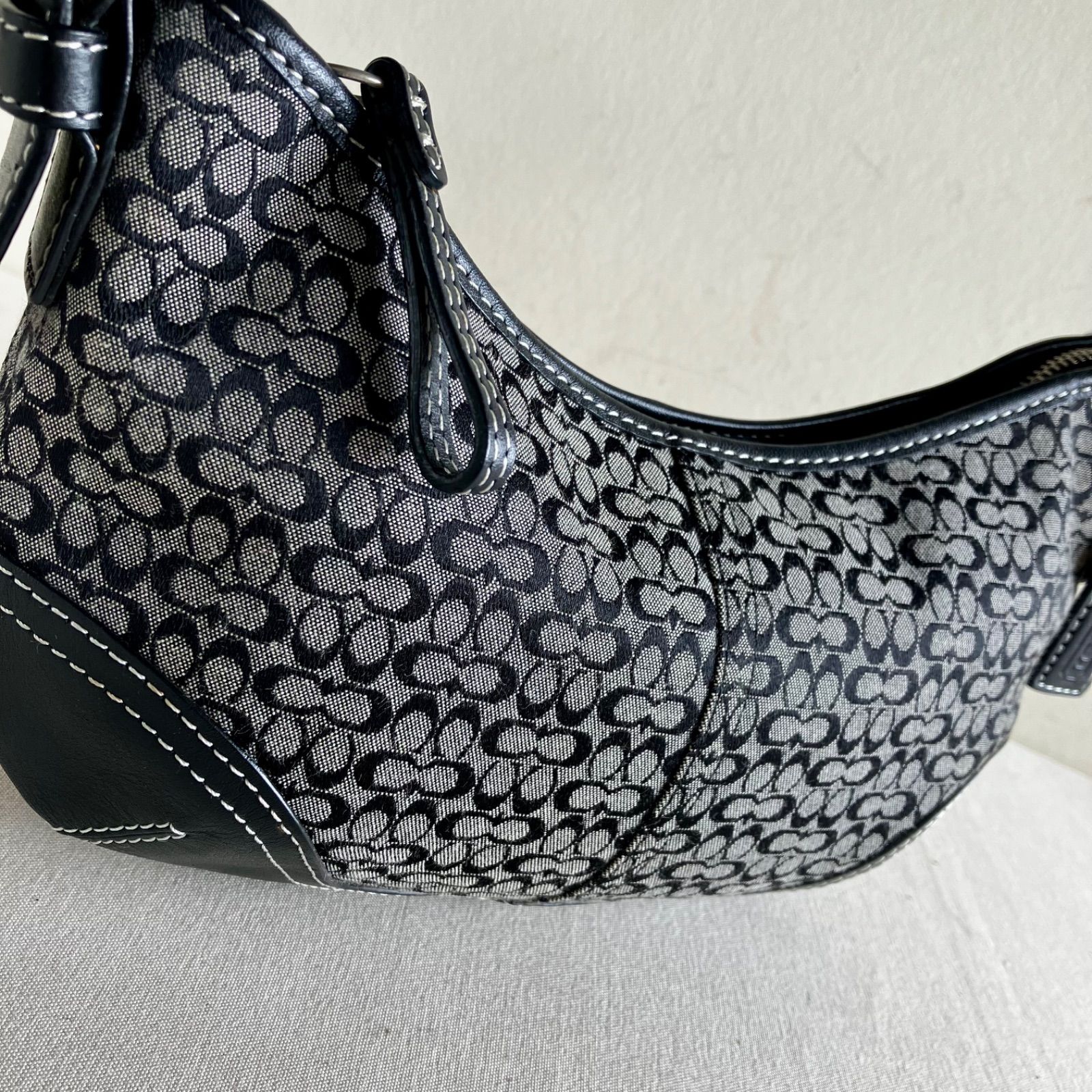 バッグ Coach Soho Hobo Shoulder Bag y2k Vintage Coach Soho Mini Hobo Shoulder Bag Black Leather Y2K Error