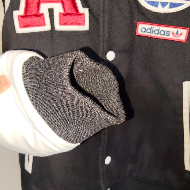 adidas アディダス スタジャン 切替 黒 白 青 赤 ワッペン デカロゴ 