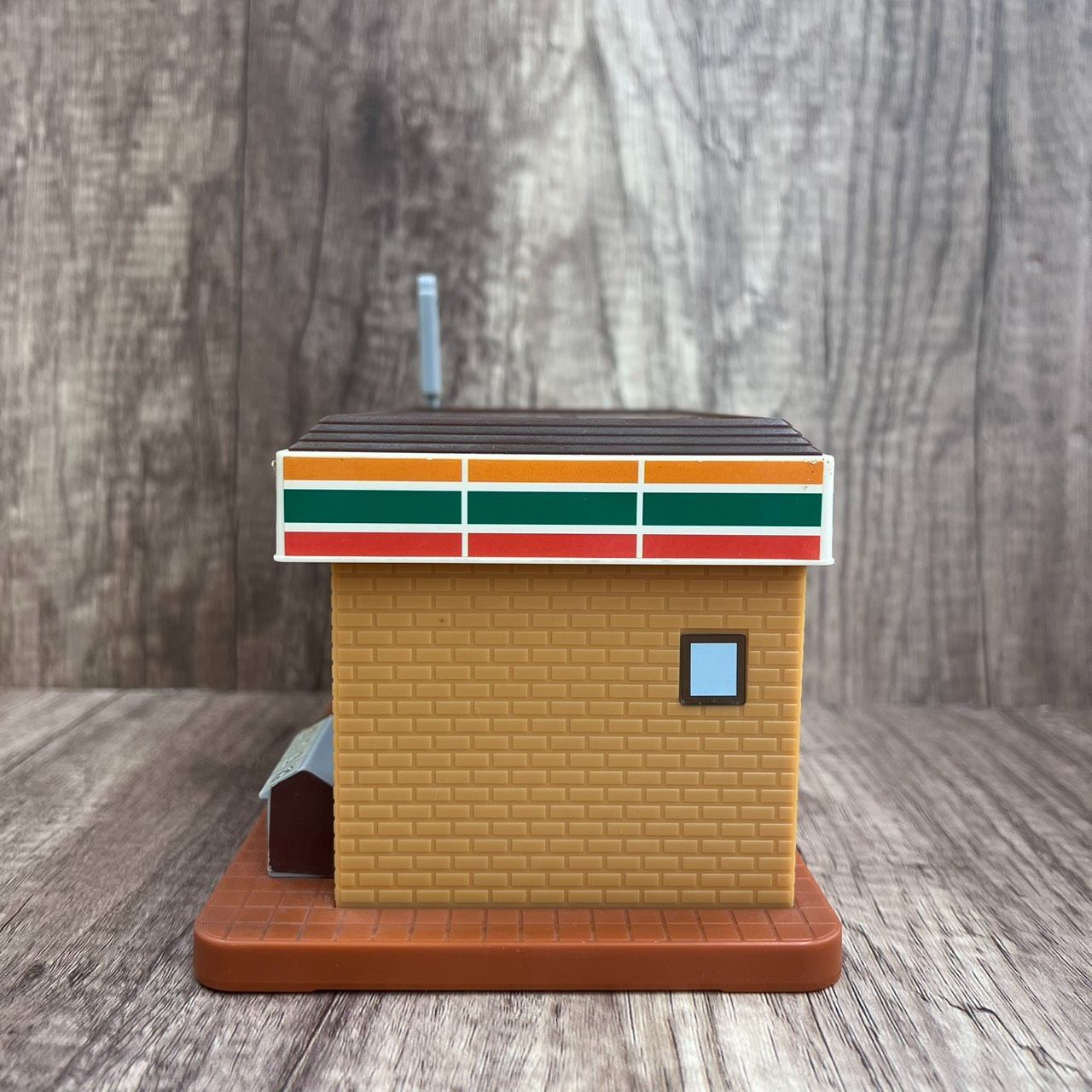 セブンイレブン 35周年記念貯金箱&チョロQ 非売品 - メルカリ