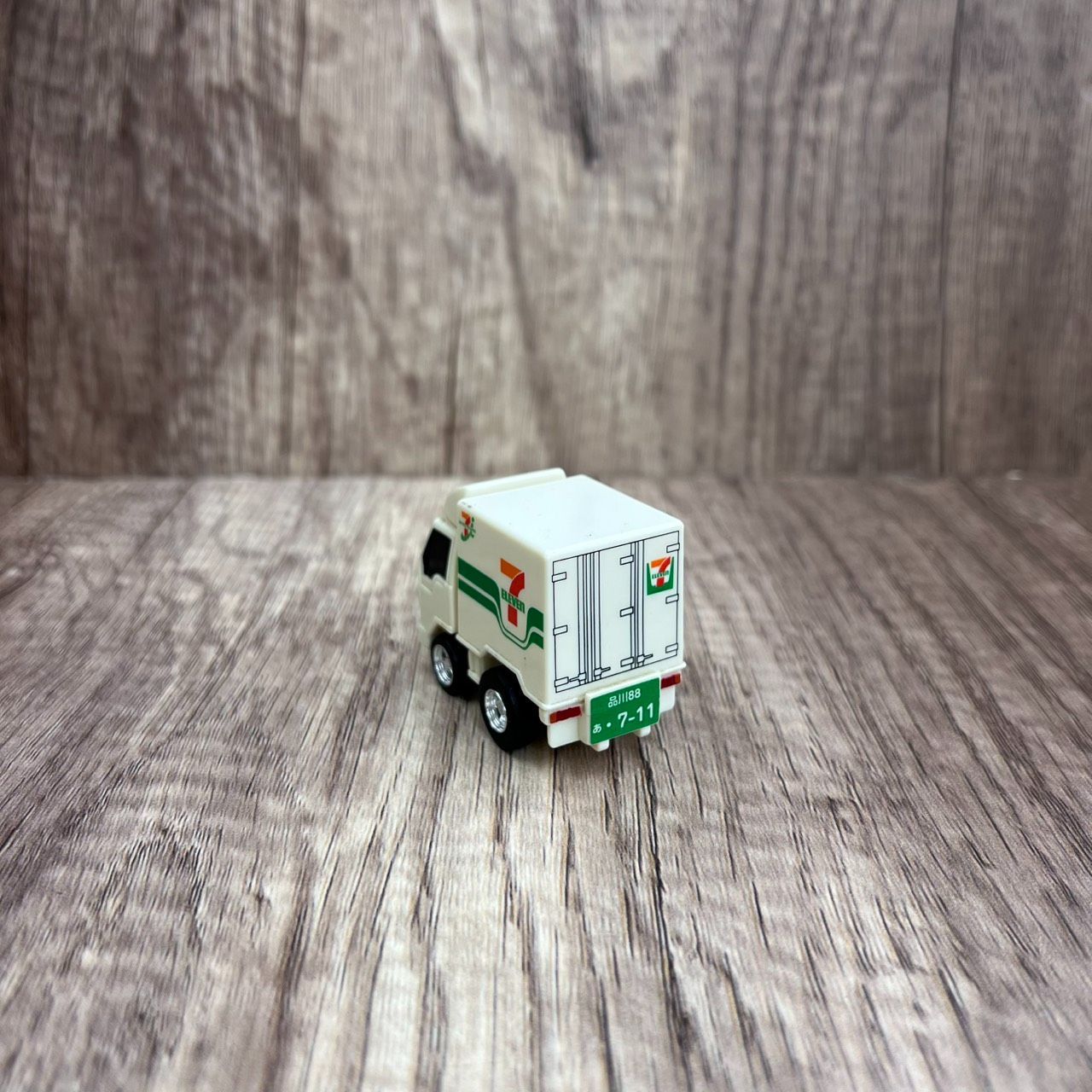 セブンイレブン 35周年記念貯金箱&チョロQ 非売品 - メルカリ