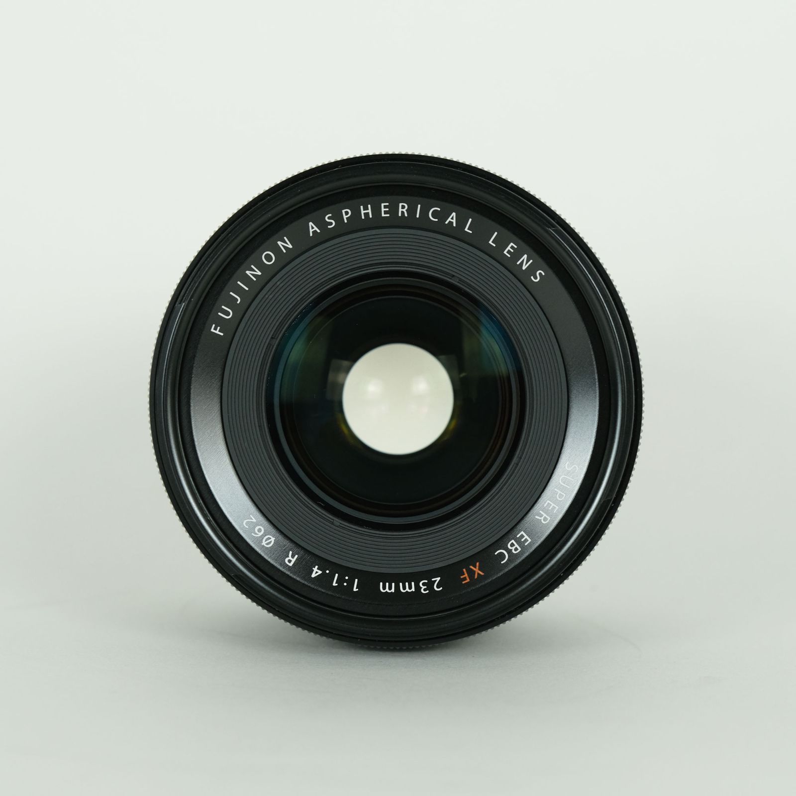 富士フイルム　xf23mmf1.4r 純正メタルフード付き フジノン XF23mm F1.4R に各種フードを試してみる | Tokuvin Travel