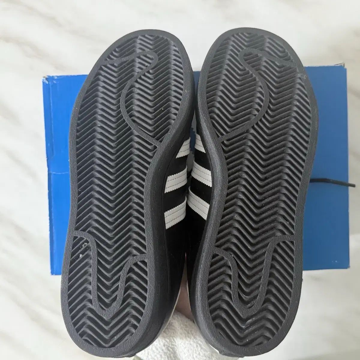 アディダス SUPERSTAR ブラック ホワイト (240) 注文 US6 送料無料 24