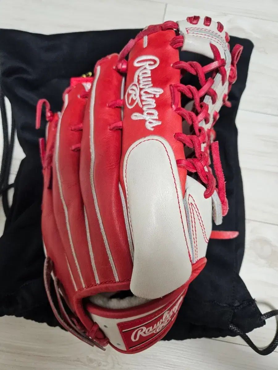 野球硬式 外野用グローブ 赤 赤 野球 Rawlings ☆ 赤色 価格交渉可