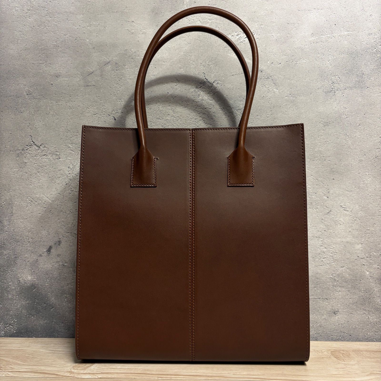 【極美品】COS フラップ トートバッグ レザー 濃い茶色 24AW THE FLAP TOTE - LEATHER フラップトートバッグ- レザー 栗｜COS コス