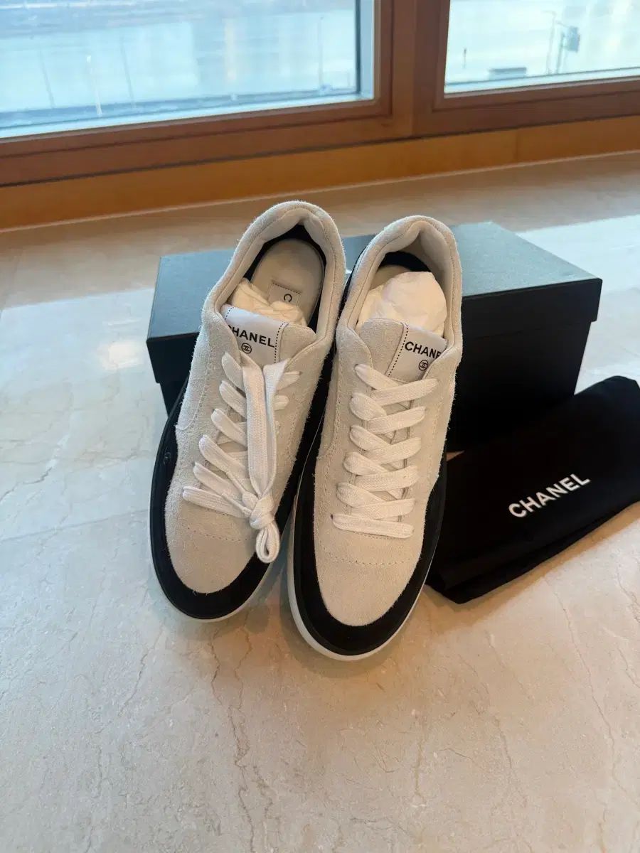 CHANEL シャネル スニーカー (43サイズ) - メルカリ