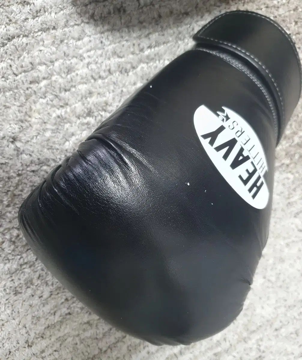 16オンス | ボクシンググローブ スパー : トレーニング すべての商品 ブラック スパーリンググローブ(ソフトタイプ) ISAMI レイジェス ヘビーヒータースパーリングセット出品 REYES CLETO 直営通販通販サイト 2組