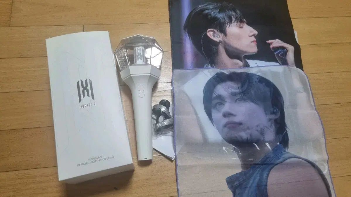 MONSTA X(モンスタエックス・モネク) ペンライト ver 3 - メルカリ