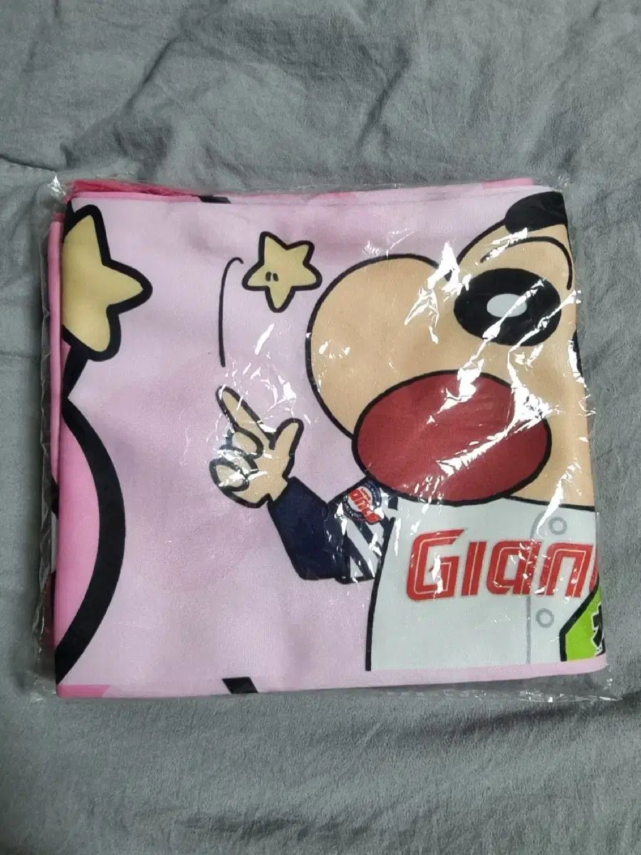 ロッテ・ジャイアンツ クレヨンしんちゃん マフラー ピンク