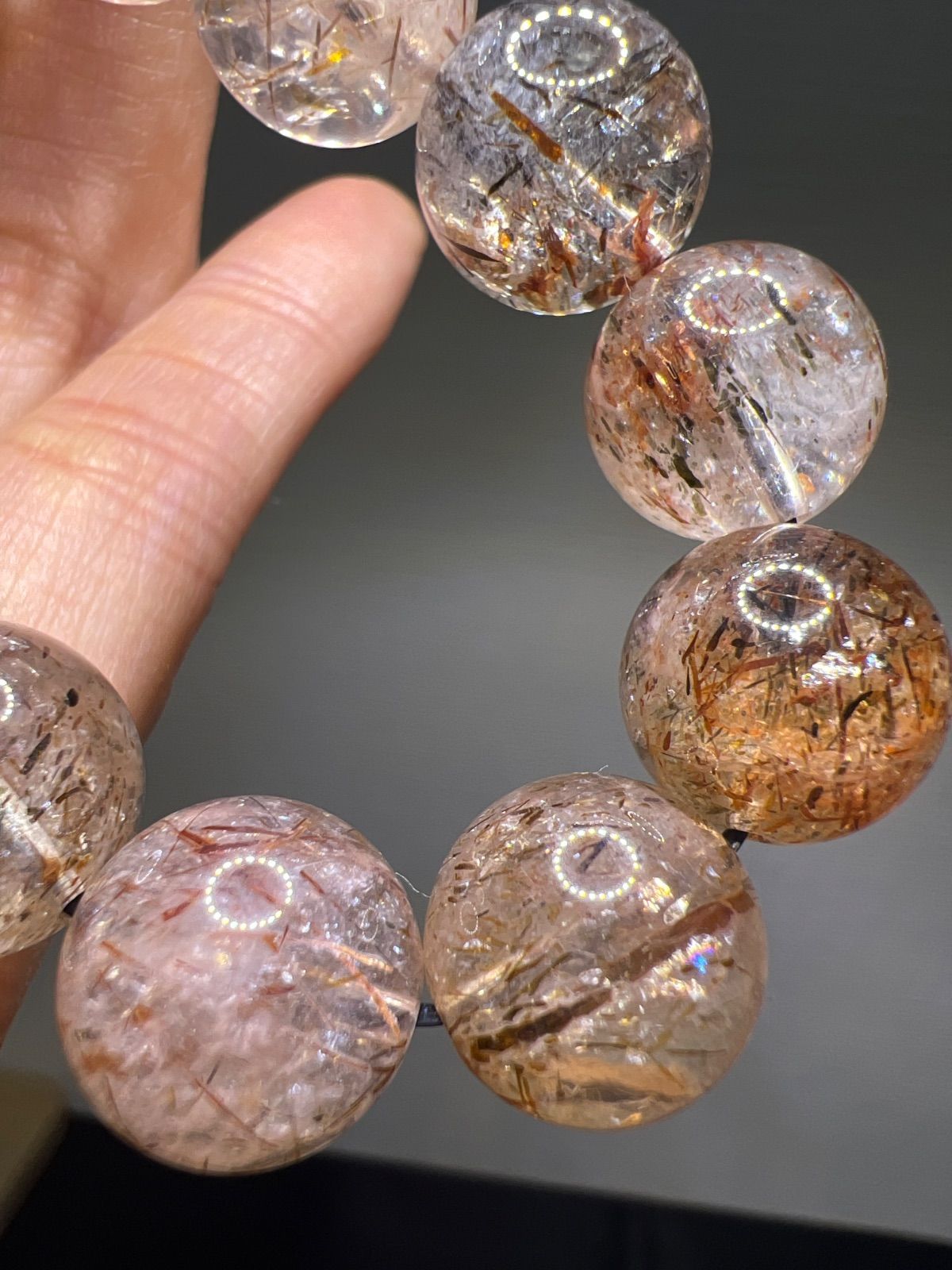 ✴︎キラキラ針と虹入り✴︎  『10種類の天然石ブレスレット』  高品質 1点物 ✴︎キラキラ針と虹入り✴︎ 『10種類の天然石ブレスレット』 高品質 1