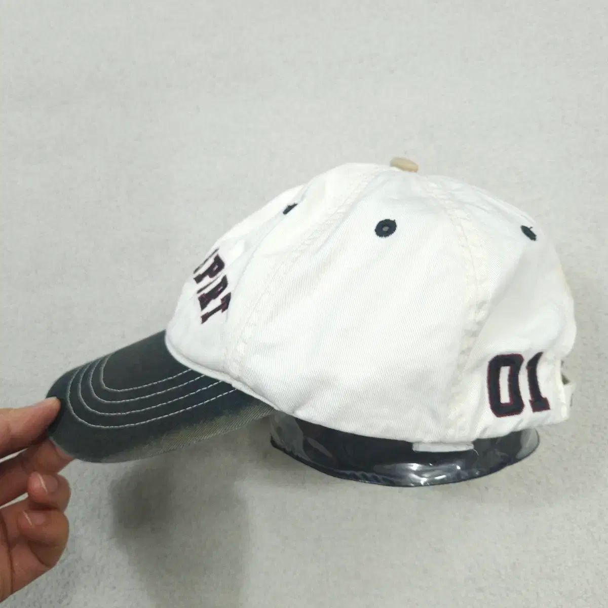 レア Polo Sport ベースボールキャップ ホワイト/ネイビー 90s レア Polo Sport ベースボールキャップ ホワイト/ネイビー 90s