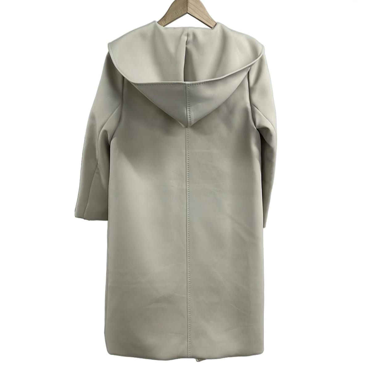 新品　M-premierBLACK アイボリー ケープ 新 モデルファッション - 新品 M-premierBLACK アイボリー ケープ