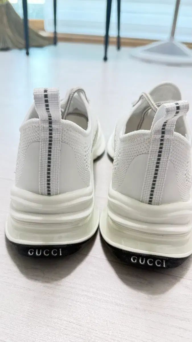 グッチ インターロッキング G 白 スニーカー 40 5サイズ - メルカリ