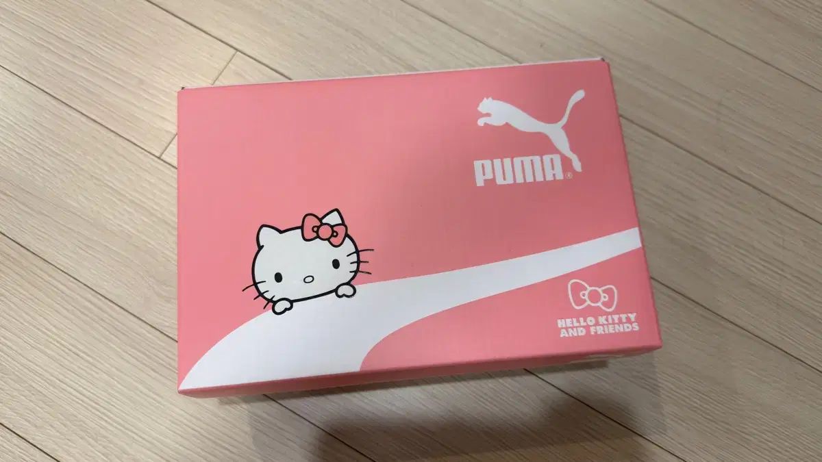 PUMA 割引 × ハローキティ ベイビー パレルモ スニーカー 新品 ハロー
