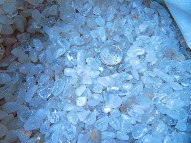 超強パワー☆天然宝石☆ヒマラヤ水晶原石☆さざれ巨大200g 【公式通販】