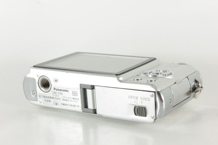 Panasonic ディスカウント パナソニック LUMIX DMC-FX9 シルバー