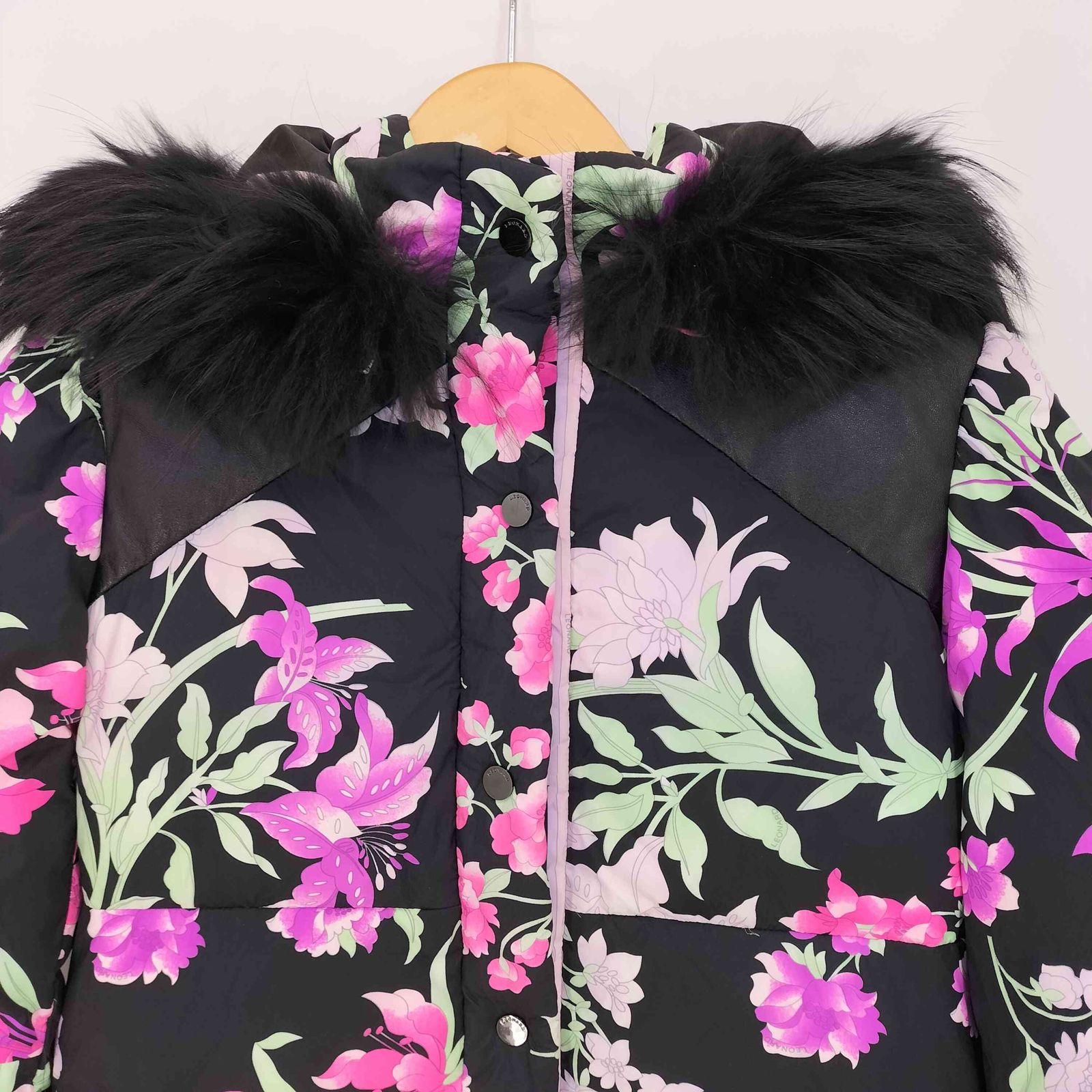 レオナール LEONARD ラクーンファー 花柄 レザー切替 ダウンコート