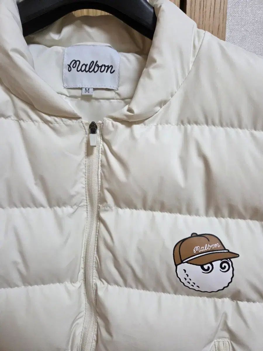 人気 Malbon マルボンゴルフ ウェア レディース ダウンベスト Malbon Golf(マルボンゴルフ) ダウンベスト(レディース) - 海外通販のBUYMA