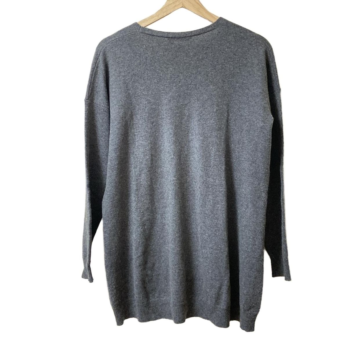 定価3万♪タグ付未使用 セオリーリュクス ウールVネックプルオーバー38 日本製 定価3万♪タグ付未使用 セオリーリュクス ウールVネックプルオーバー38