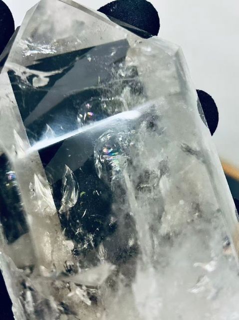 ☆超迫力☆天然水晶☆ヒマラヤ産☆高透明☆虹入り☆100A六角柱☆超巨大