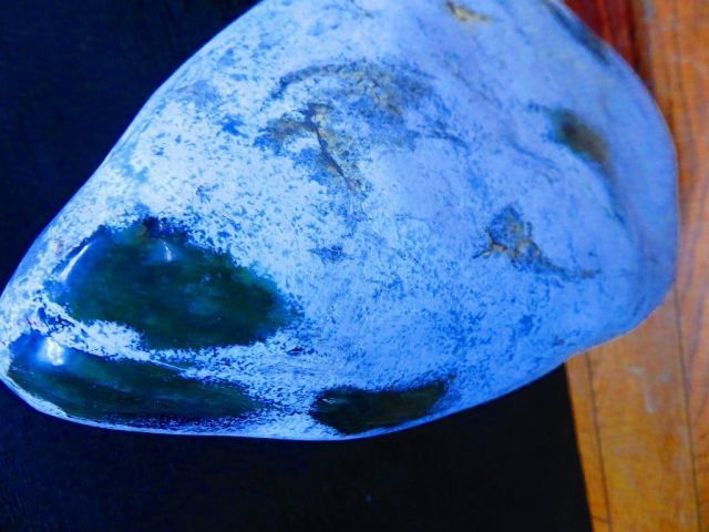 ！レア！糸魚川☆☆巨大原石☆ レア！糸魚川☆翡翠☆巨大原石☆ 糸魚川 ✨ 翡翠 原石 ジェダイド