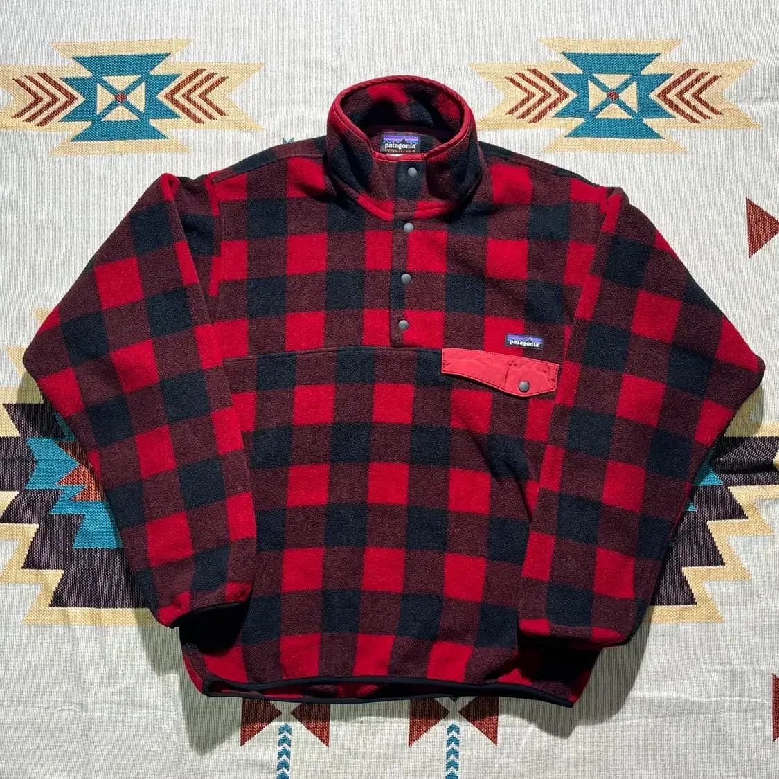 (L)パタゴニア Synchilla（シンチラ）バッファロー レッド CHECK