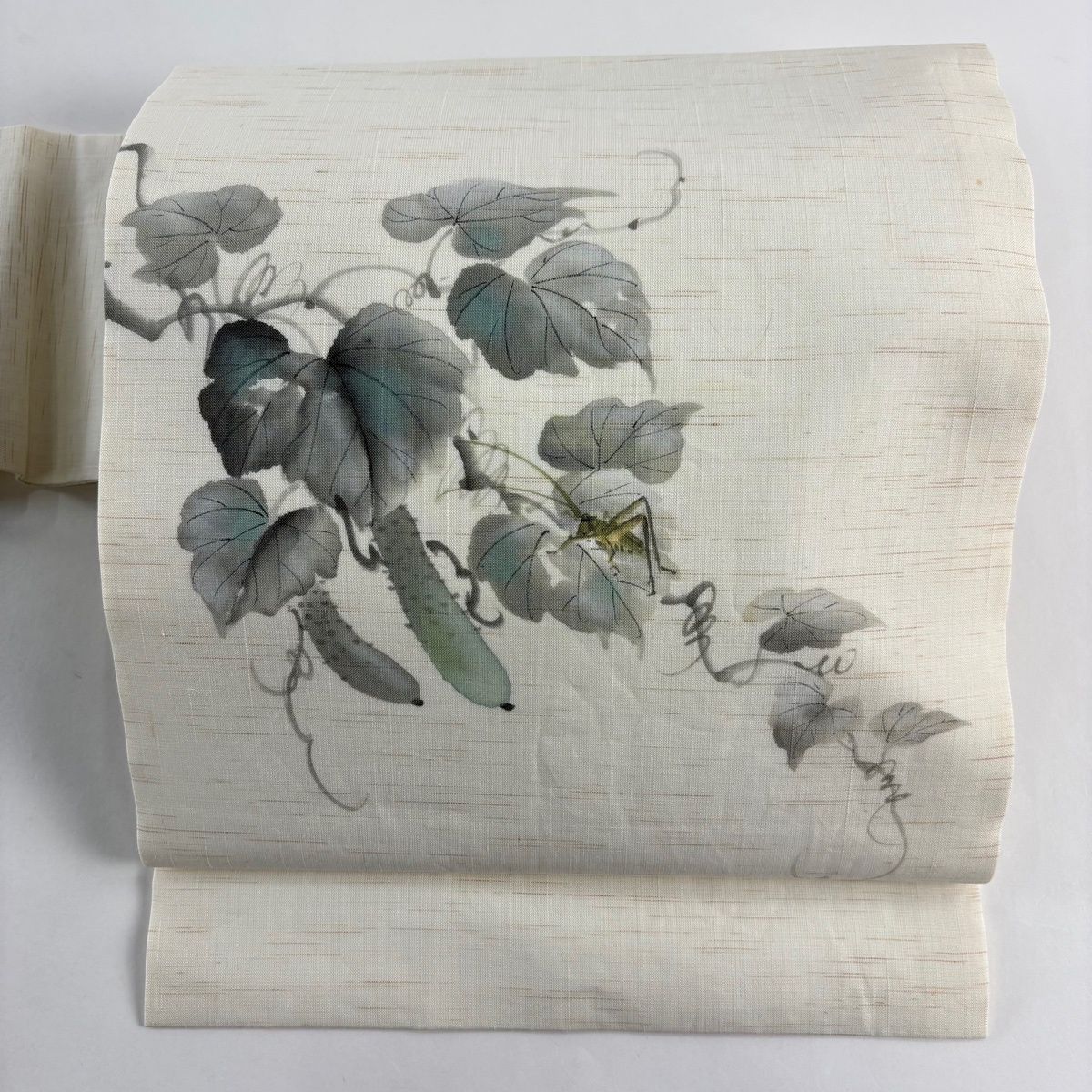 名古屋帯 秀品 落款あり 天蚕帯 生り物 ちぎり絵 アップリケ クリーム 正絹 名古屋帯 秀品 鈴乃屋 河童 胡瓜 クリーム 正絹｜中古・古着
