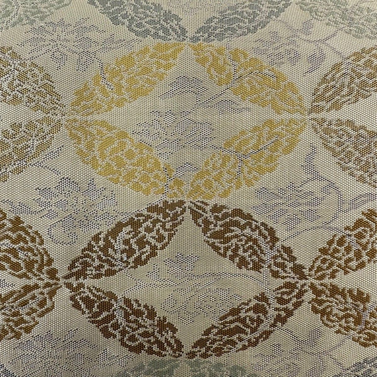 名古屋帯 作家物 ベージュ 花文様 正絹　流麗な草花意匠 名古屋帯 作家物 ベージュ 花文様 正絹 流麗な草花意匠