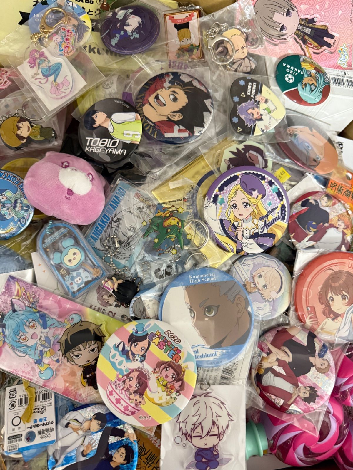 大特価！ アニメグッズ等 缶バッジ キーホルダー クリアファイル