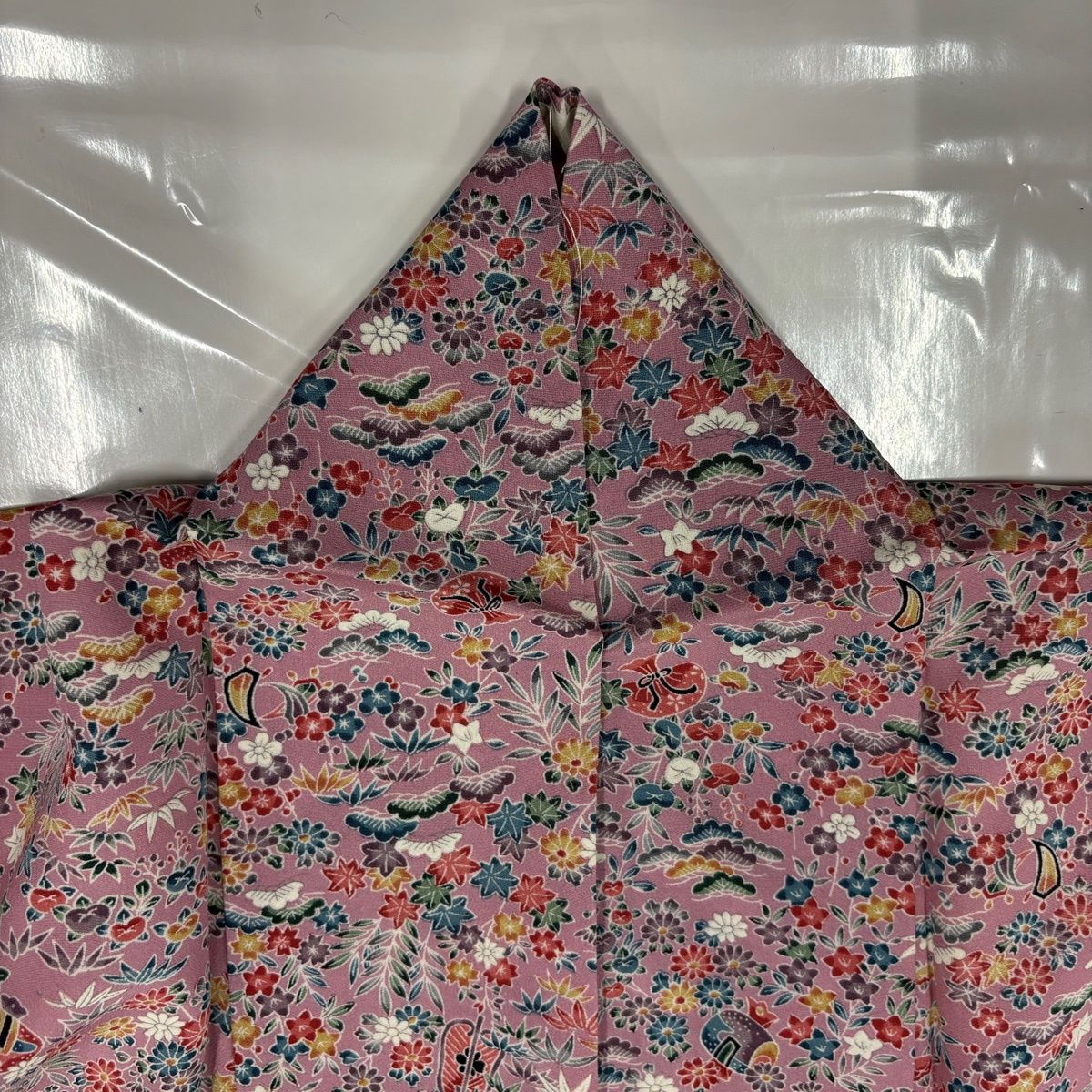 美品】 小紋 身丈159cm 裄丈63cm S 袷 草花 宝尽くし ピンク 正絹 優品