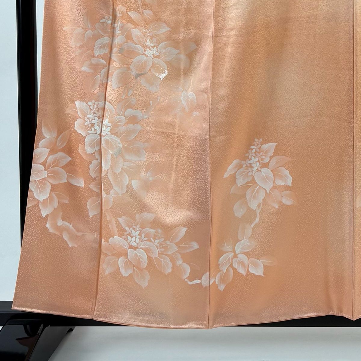 美品】 付下げ 身丈158cm 裄丈65cm M 袷 草花 刺繍 薄オレンジ 正絹