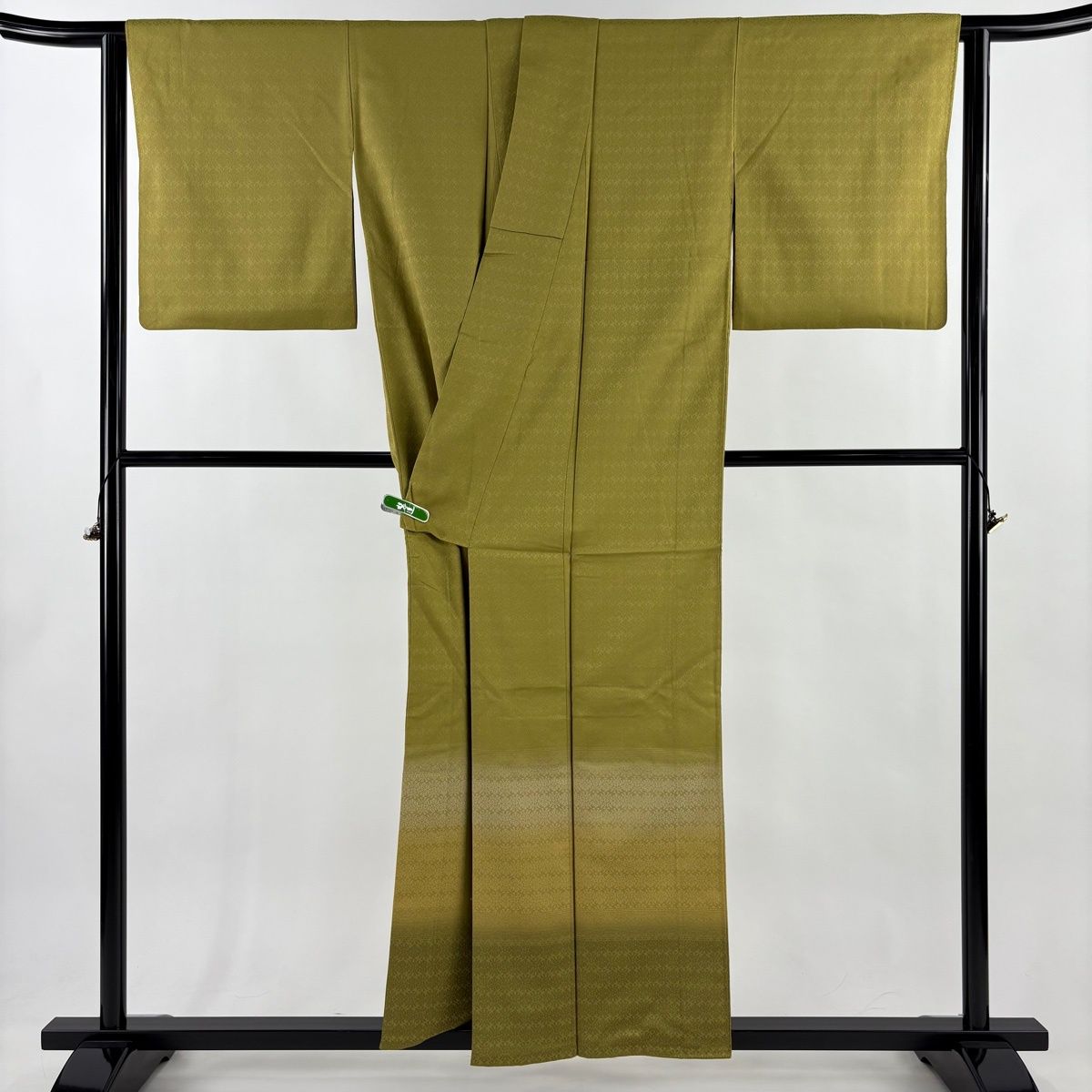 美品】 付下げ 身丈156.5cm 裄丈62cm S 袷 お召地 地紋 段ぼかし 鶯色