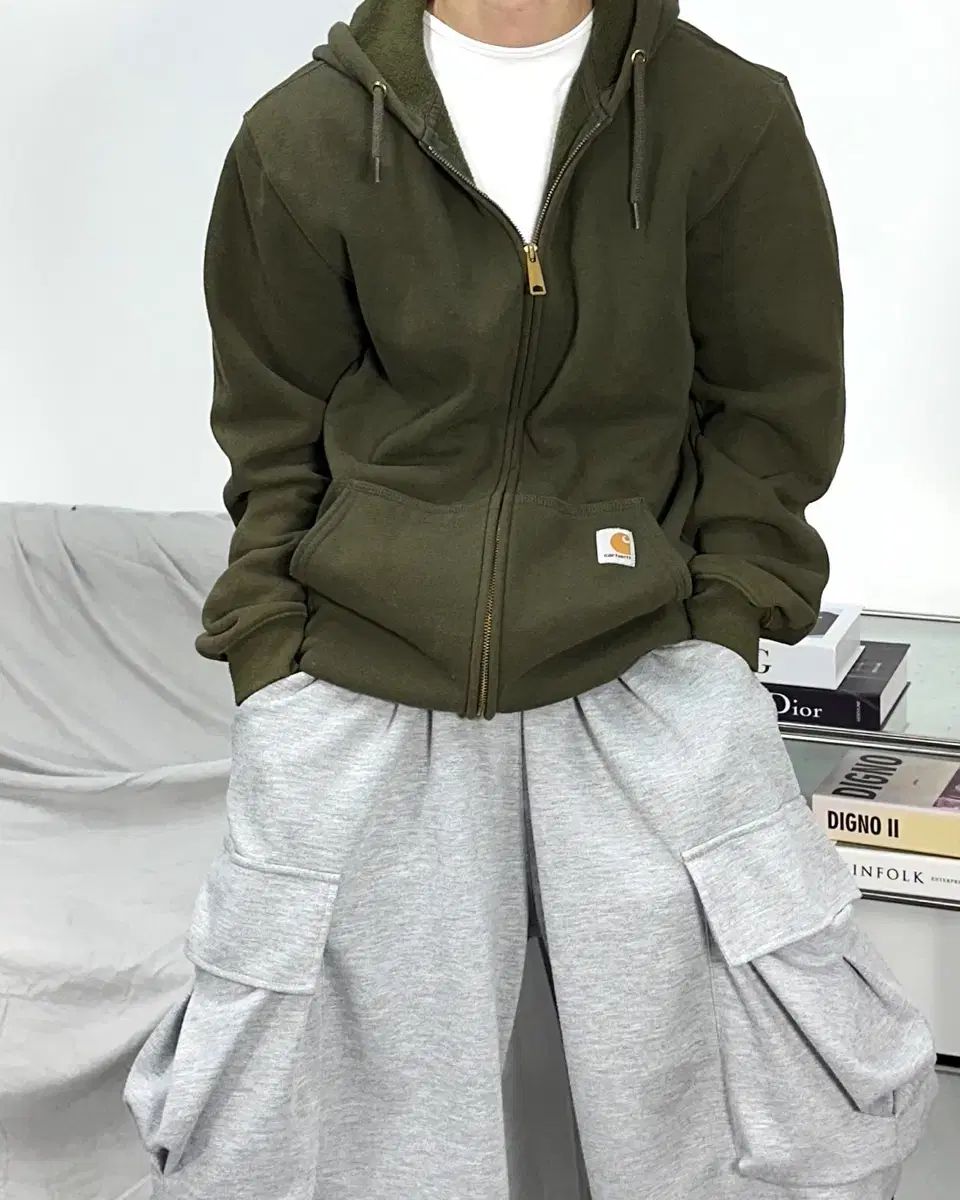 カーハート オリーブ グリーン フードジップアップ S - メルカリ