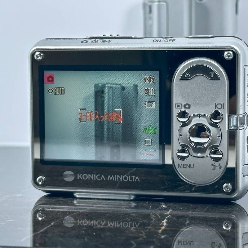 超美品】Konica Minolta DiMAGE X1 シルバー 800万画素 超薄型