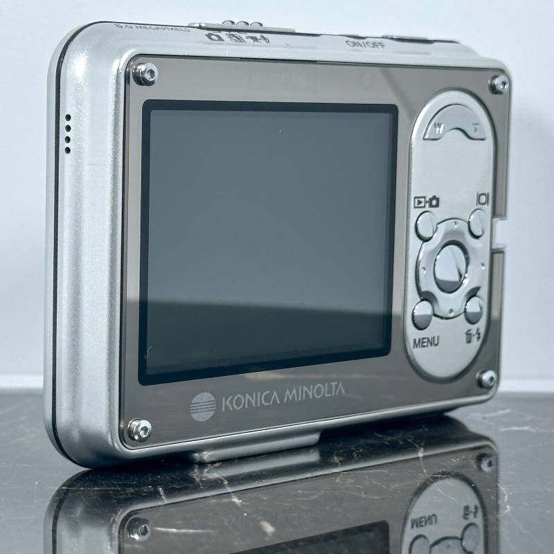 超美品】Konica Minolta DiMAGE X1 シルバー 800万画素 超薄型