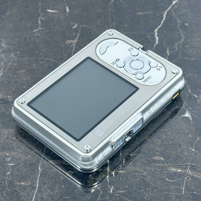超美品】Konica Minolta DiMAGE X1 シルバー 800万画素 超薄型