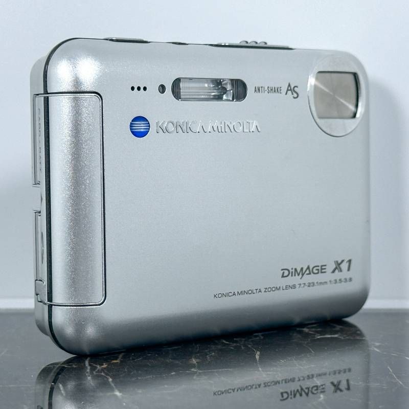 超美品】Konica Minolta DiMAGE X1 シルバー 800万画素 超薄型
