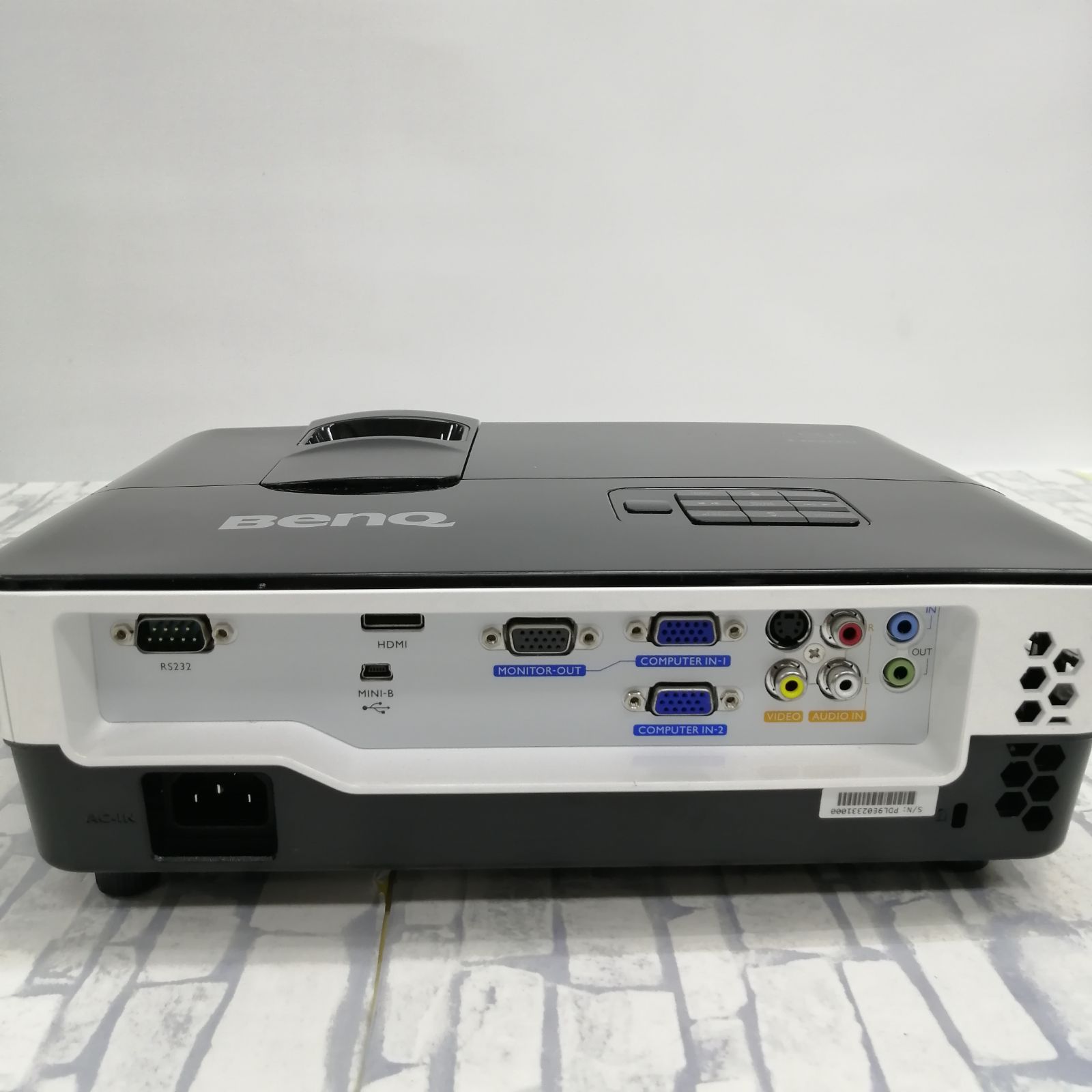 動作品】BENQ プロジェクター TH681 - メルカリ