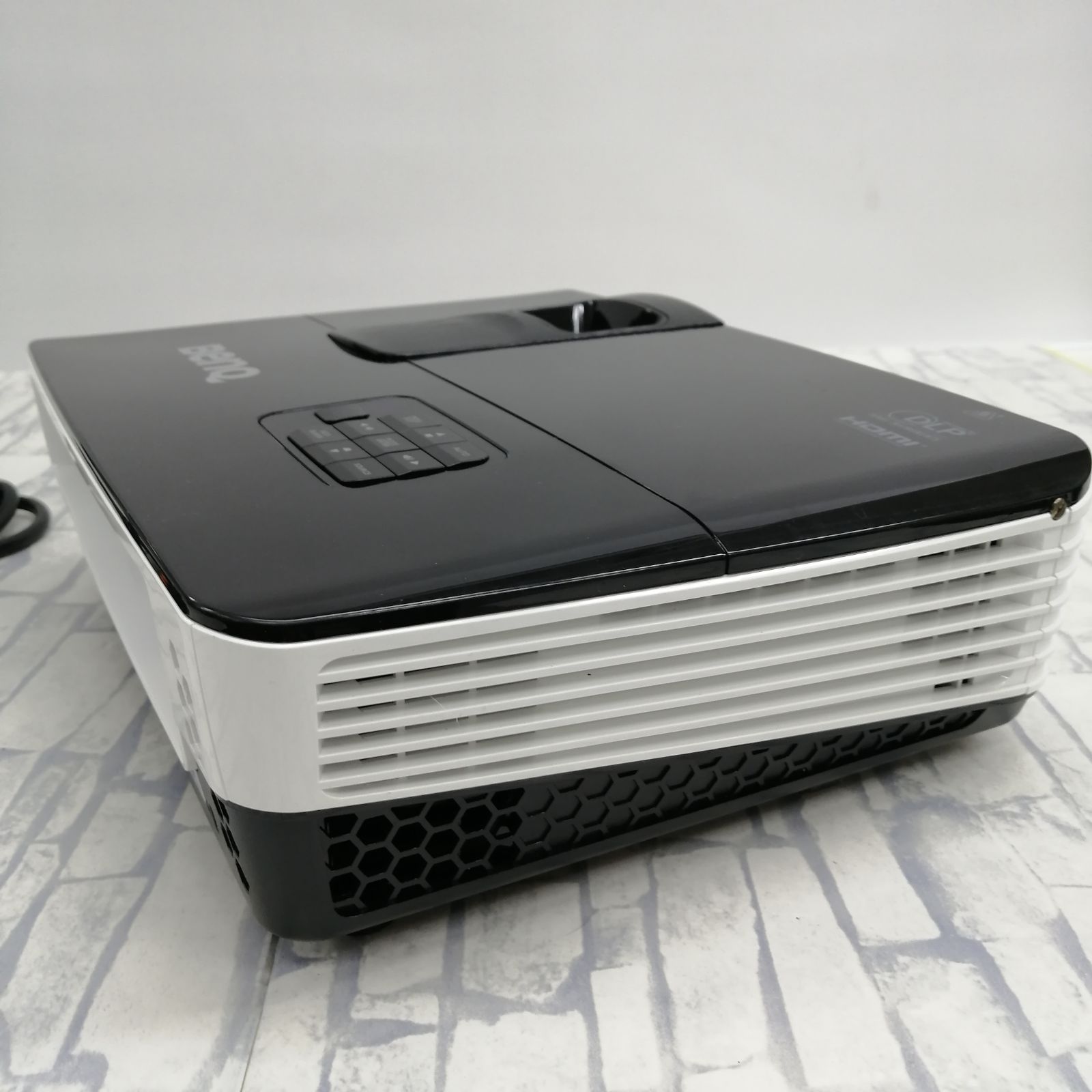 ■BenQ TH681プロジェクター ■3000ルーメン　動作確認済 良品】BenQ TH681 プロジェクター フルHD 3000ルーメン ベンキュー