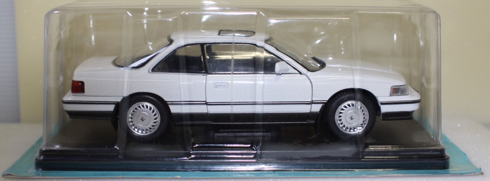 マテル社製　激レア　ミニアドベェンチャーシリーズ　2008年から2010年製 Amazon | ミニカー 1/43 ホンダ レジェンド LEGEND ブラック