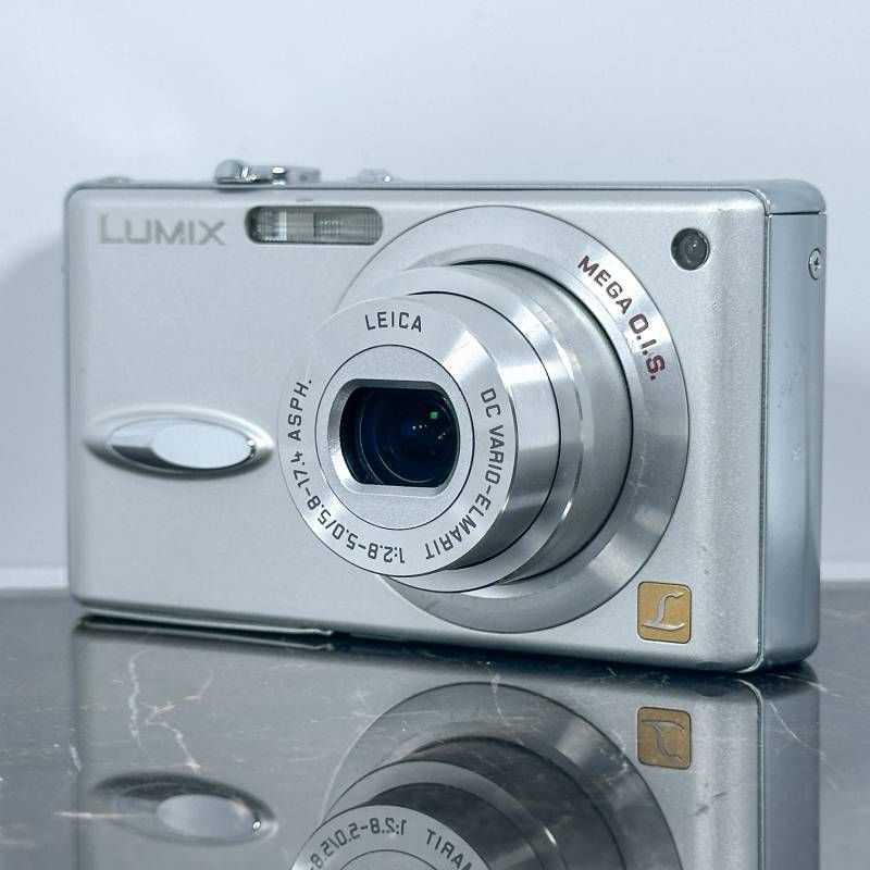 Panasonic パナソニック LUMIX DMC-FX8 シルバー 500万画素 光学3倍
